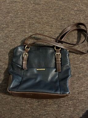 Stone Mountain Accessories Black and Brown Leather Shoulder Bag